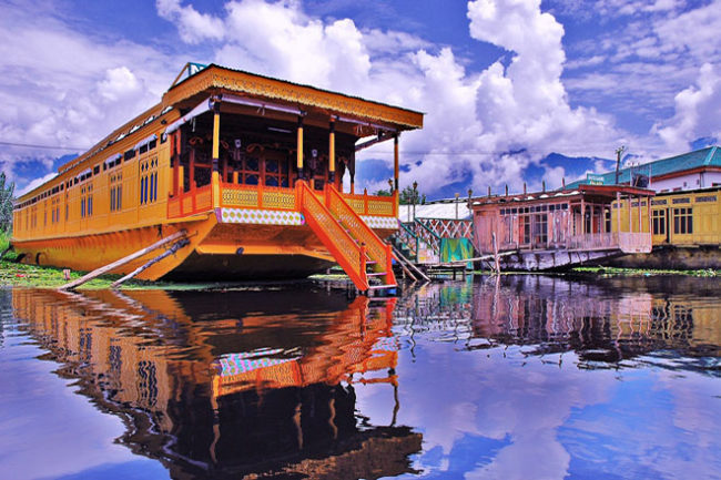 kashmir houseboat