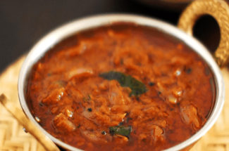 ullitheeyal - shallot curry