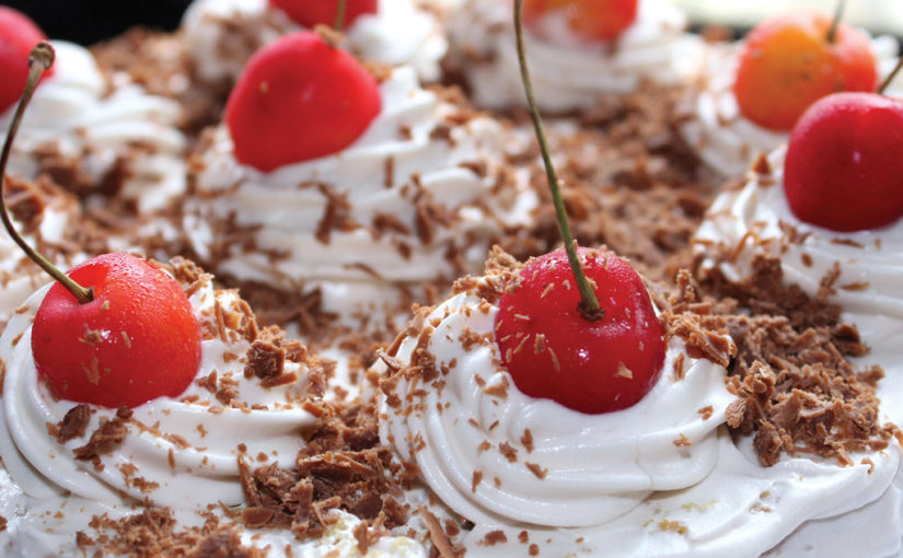 വൈറ്റ് ഫോറസ്റ്റ് കേക്ക്