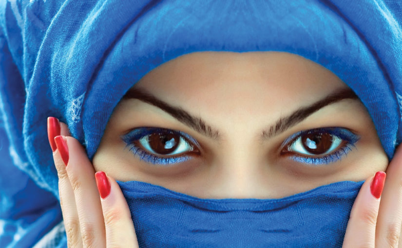 കളർഫുൾ മസ്ക്കാരയിൽ വിരിയുന്ന മിഴിയഴക്