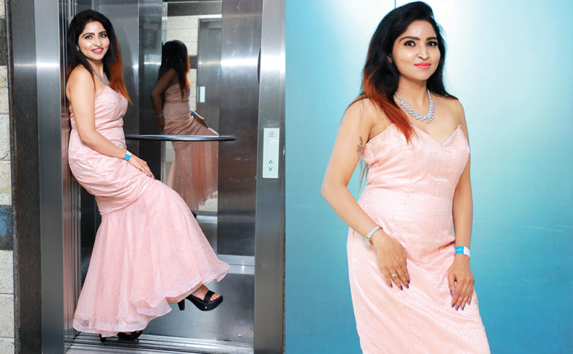 ഞാൻ ഗൃഹശോഭ വുമൺ