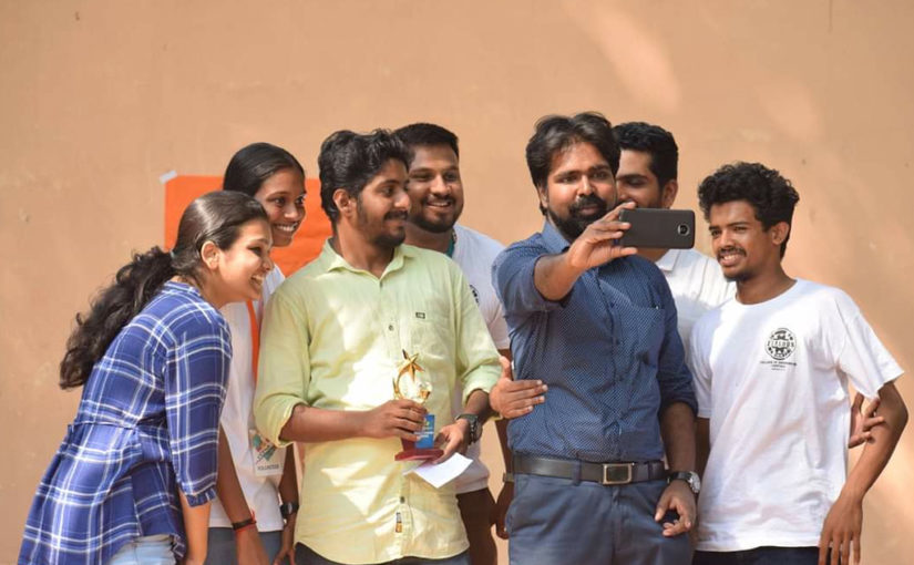 നിസ്സാര കാര്യങ്ങളുടെ ഒടേതമ്പുരാനാവുക