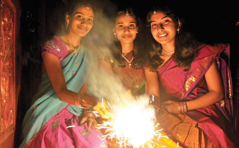 ലാത്തിരി… പൂത്തിരി…. മത്താപ്പൂ