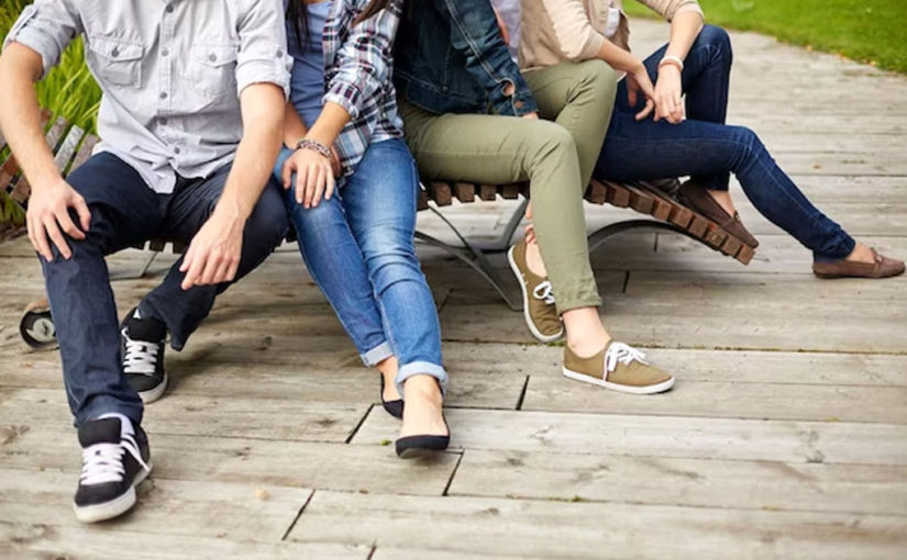 വസ്ത്രങ്ങൾക്കു ചേരുന്ന പാദരക്ഷ