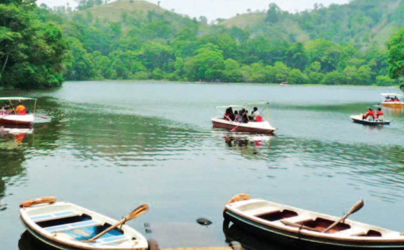 പൂക്കോട് തടാകക്കാഴ്ചകളിലൂടെ