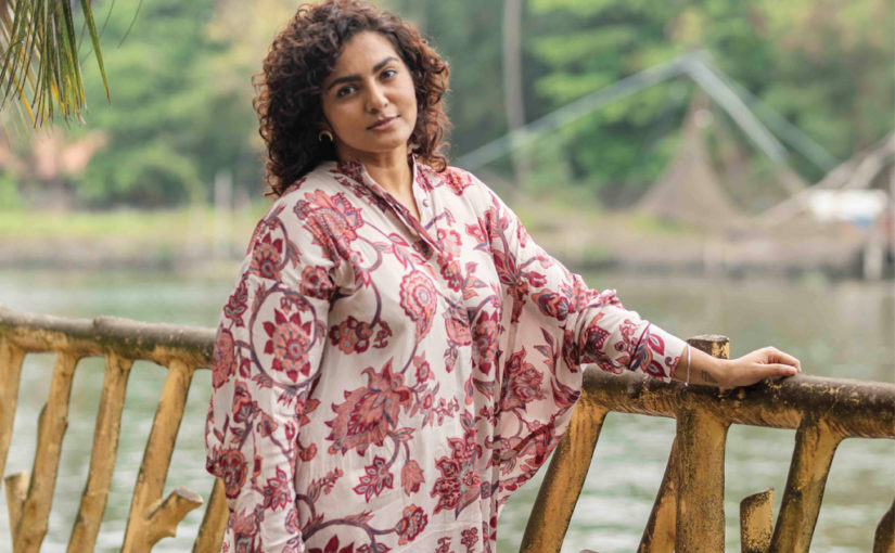 പറന്നുയരാൻ പാർവതി