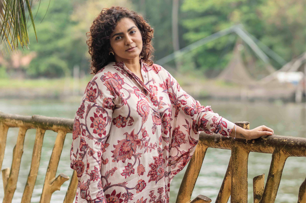 പറന്നുയരാൻ പാർവതി