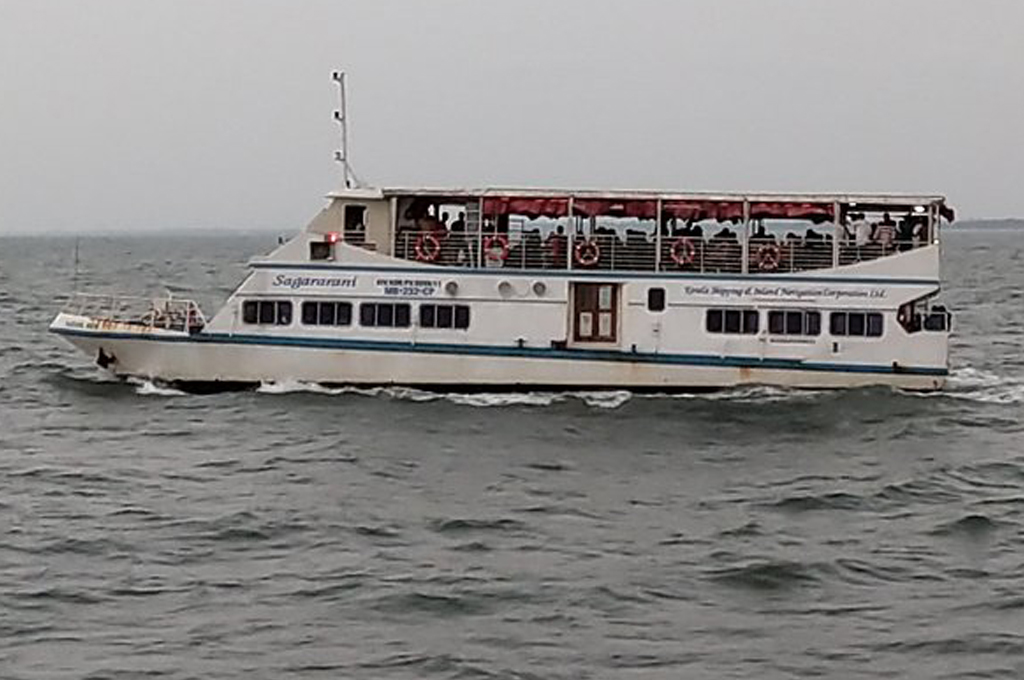 കടലിന്റെ ആഴങ്ങളിലേയ്ക്ക് ഒരു സുഖസഞ്ചാരം